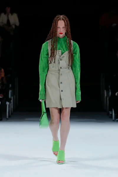 Look 27